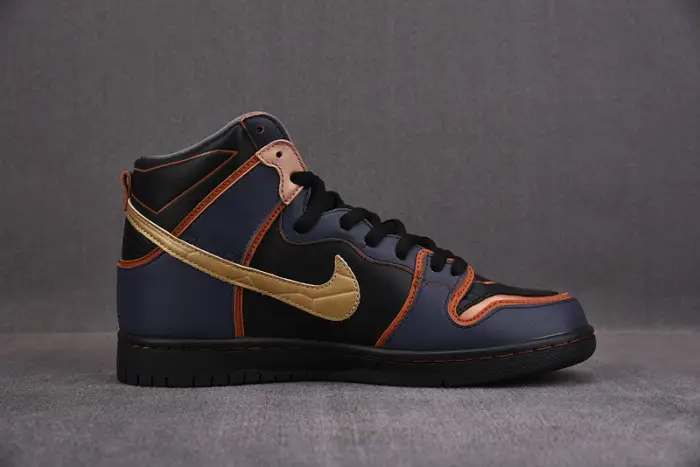 Gundam x Nike SB Dunk High "Banshee" 
