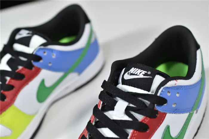 NIKE SB DUNK LOW GREEN STRIKE 