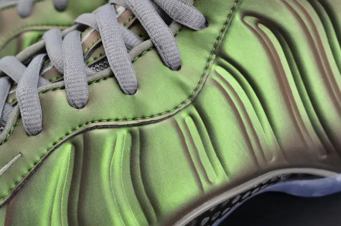 Nike Air Foamposite One “Shine”  Dark Stucco  black 