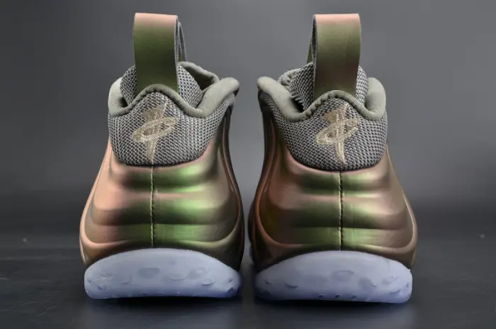 Nike Air Foamposite One “Shine”  Dark Stucco  black 