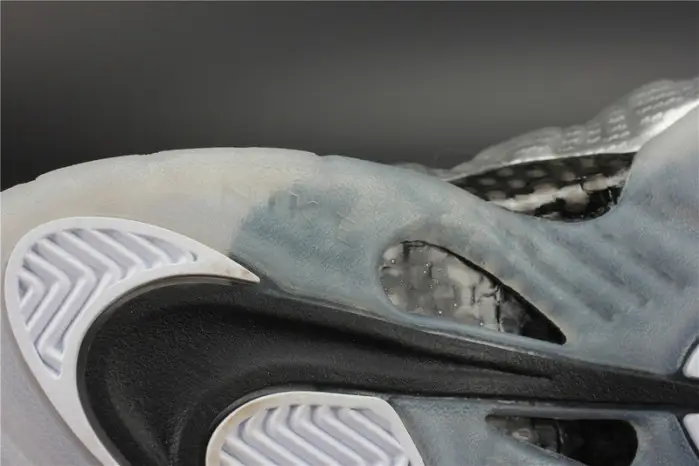 Nike Air Foamposite Pro PRM “Silver Surfer” metallic silver mens 