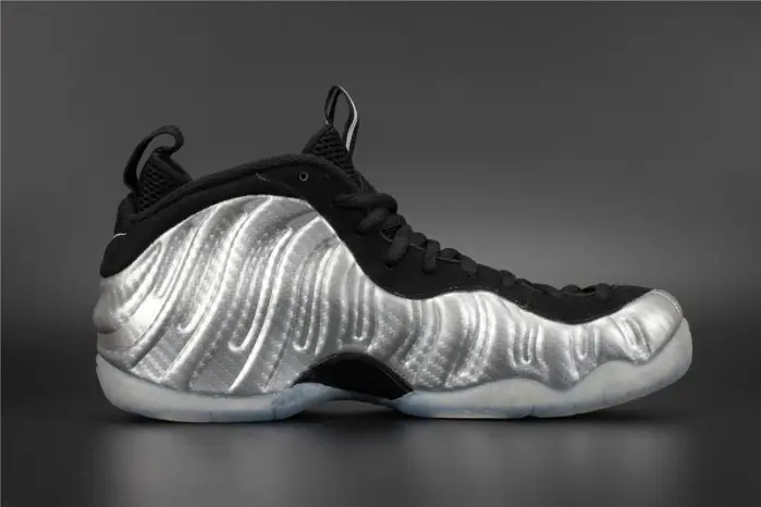 Nike Air Foamposite Pro PRM “Silver Surfer” metallic silver mens 