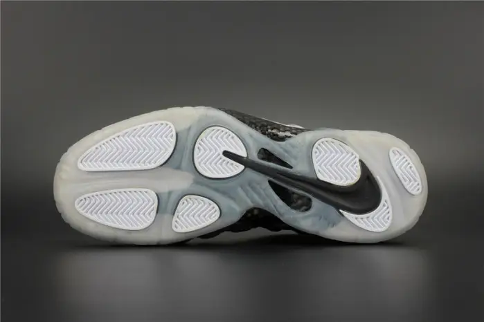 Nike Air Foamposite Pro PRM “Silver Surfer” metallic silver mens 