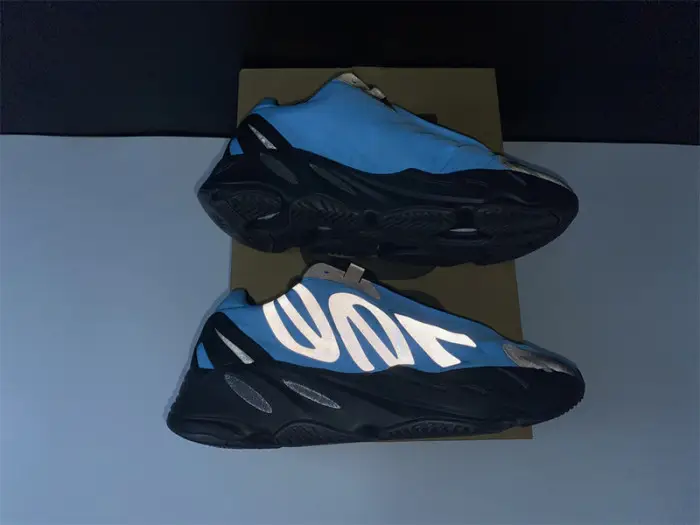 ADIDAS BOOST YEEZY 700 MNVN “BRIGHT CYAN” CFEDA1185