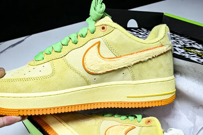 OAF x Nike Air Force 1'07 Low Egg-IU7612-700 