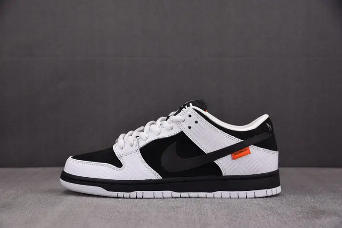 NK SB Dunk Low TIGHTBOOTH-FD2629-100  FBE133