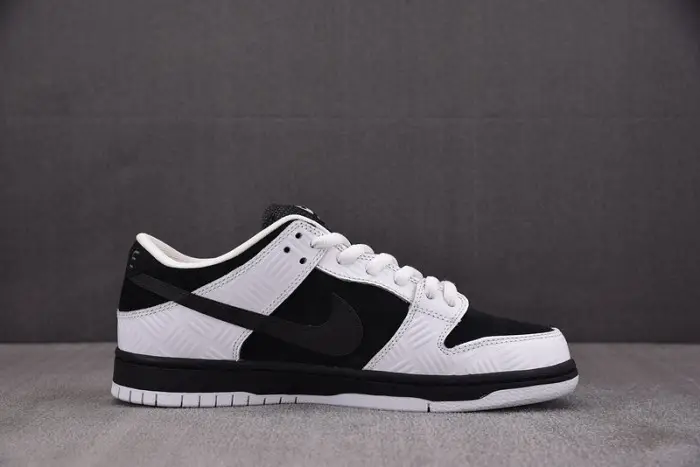 NK SB Dunk Low TIGHTBOOTH-FD2629-100  FBE133