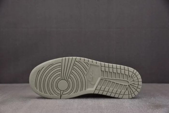 Air Jordan 1 Retro Low OG Zion Williamson Voodoo Alternate- 