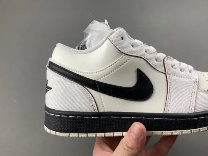 Air Jordan 1 Low -IV5325-110 