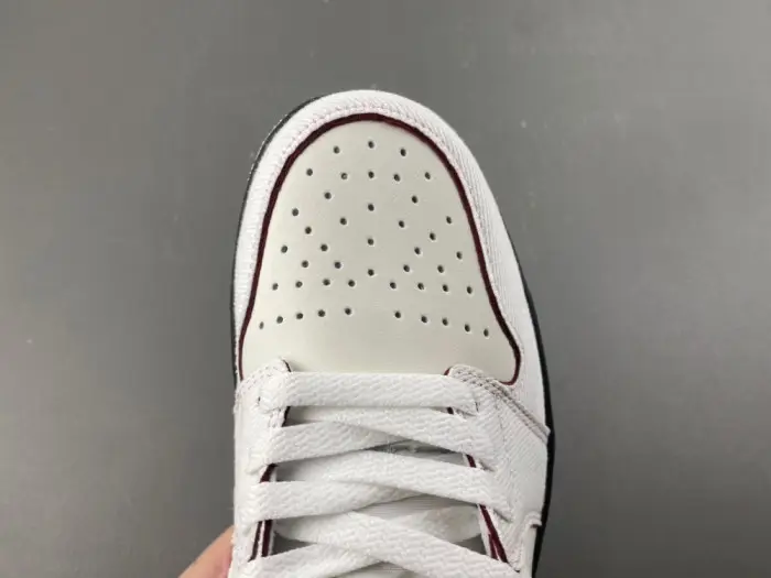 Air Jordan 1 Low -IV5325-110 