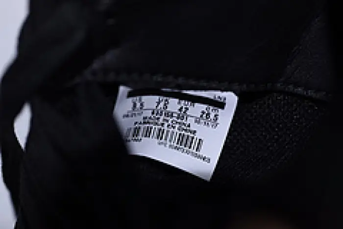 Nike Air Jordan 4 retro kaws black 930155-001 