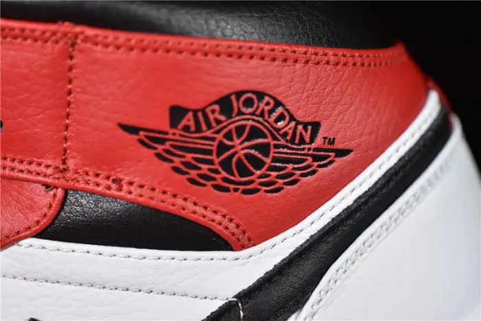 AIR JORDAN 1 MID Chicago 