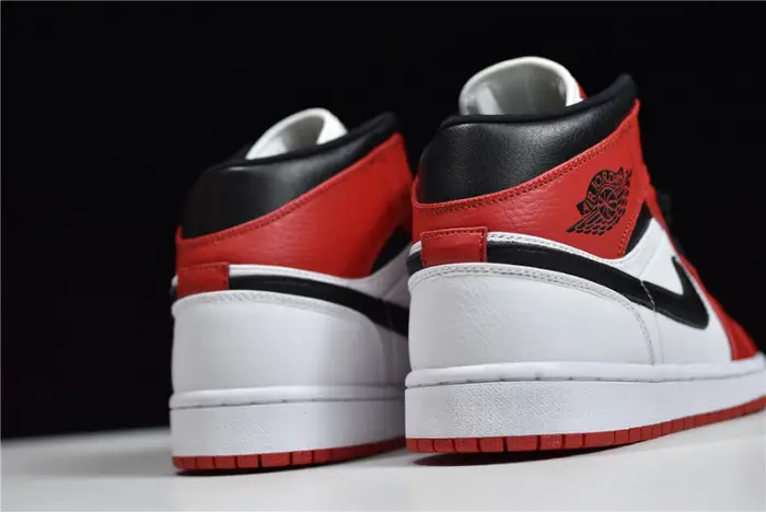 AIR JORDAN 1 MID Chicago 