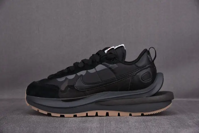 NIKE VAPORWAFFLE SACAI 'BLACK GUM' EEAE236
