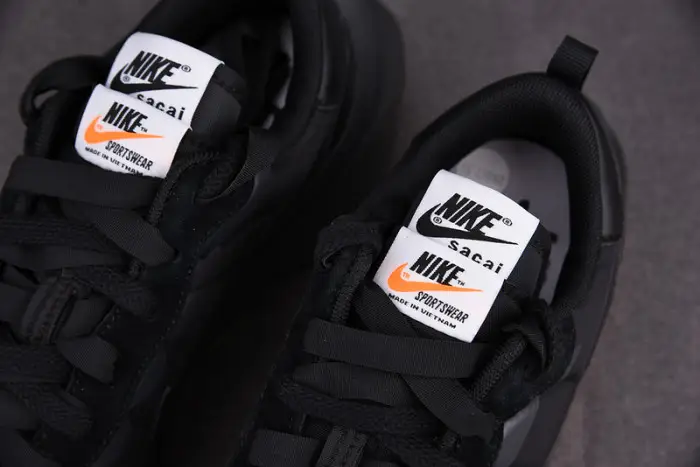 NIKE VAPORWAFFLE SACAI 'BLACK GUM' 