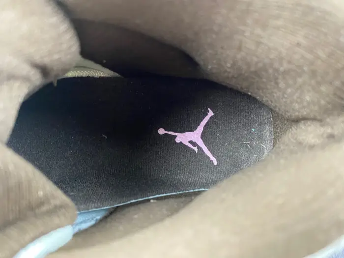 Air Jordan 11-CT8012-126 