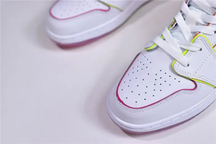 Air Jordan 1 Mid SE GS 'Edge Glow' 