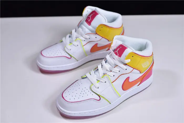 Air Jordan 1 Mid SE GS 'Edge Glow' 
