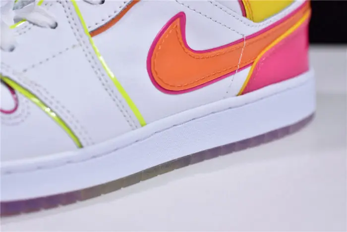 Air Jordan 1 Mid SE GS 'Edge Glow' 
