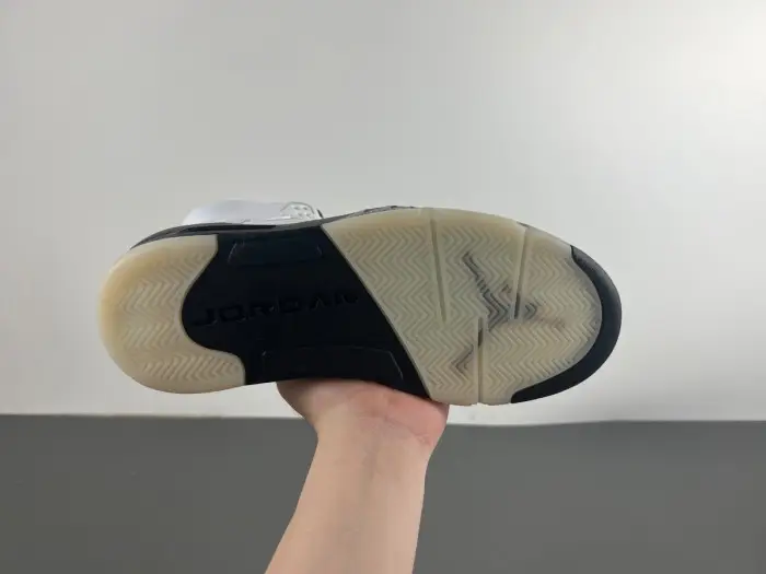 Air Jordan 5 Retro "White and Black"-DD0587-110 