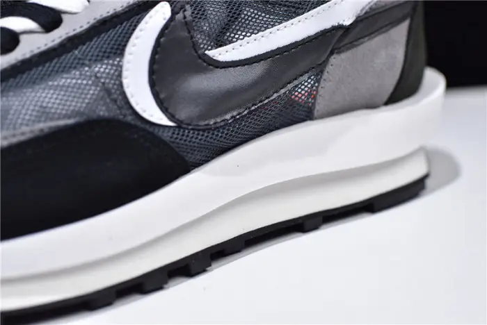 Sacai x Nike LDV Waffle Black 