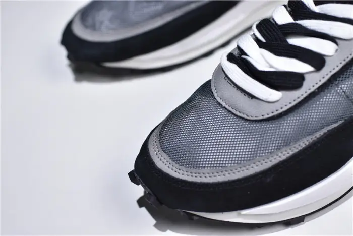 Sacai x Nike LDV Waffle Black 
