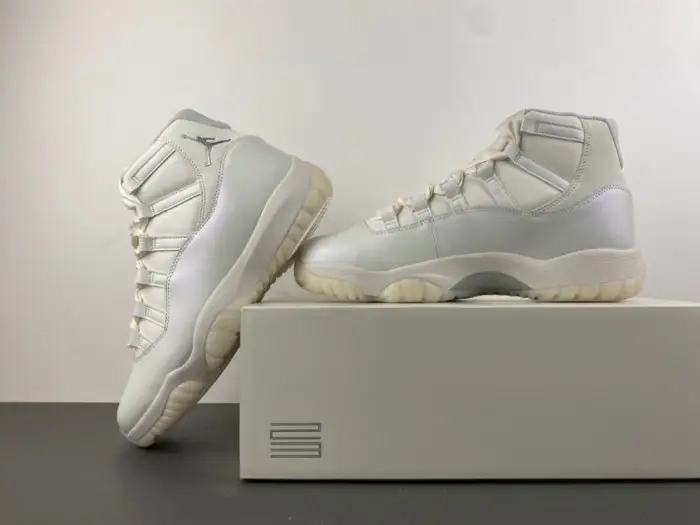 Air Jordan 11 “Pearl” -AR0715-110 