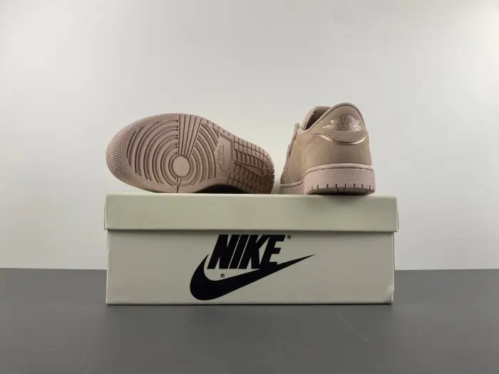 Travis Scott x Air Jordan 1-AO1935-204 