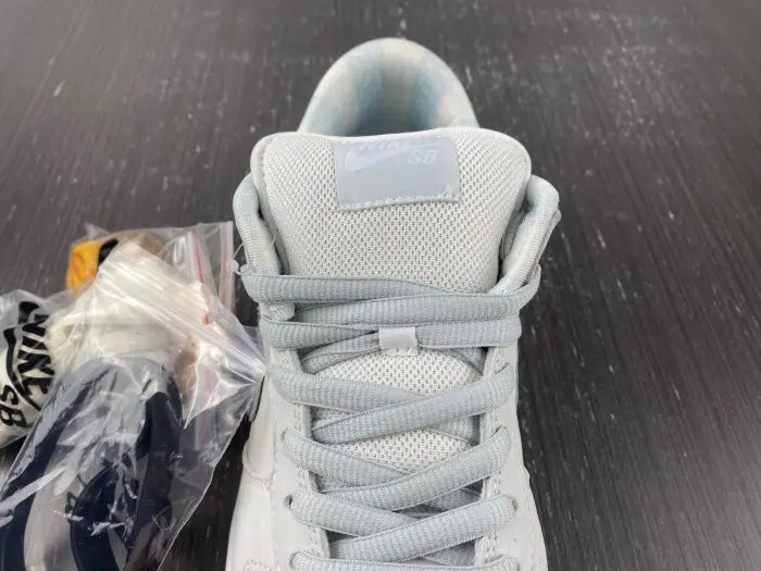 Nike SB Dunk Low White Lobster (Friends and Family)- 