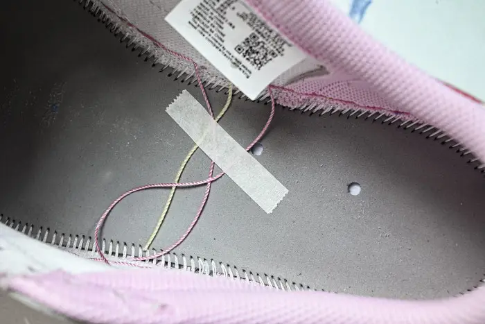 Air Jordan 1 Retro Low OG SP Travis Scott Shy Pink -IQ7604-101 