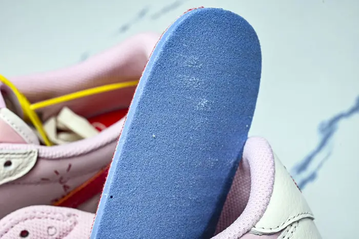Air Jordan 1 Retro Low OG SP Travis Scott Shy Pink -IQ7604-101 