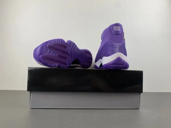 Air Jordan 11-CT8012-555 