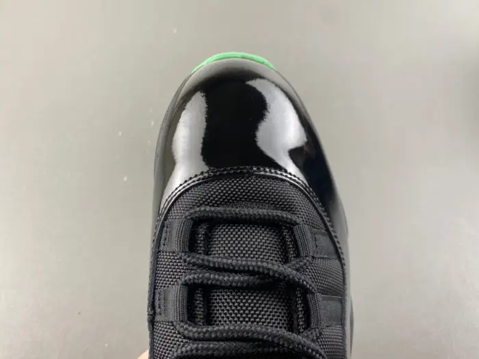 Air Jordan 11-CT8012-037 