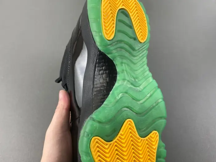 Air Jordan 11-CT8012-037 