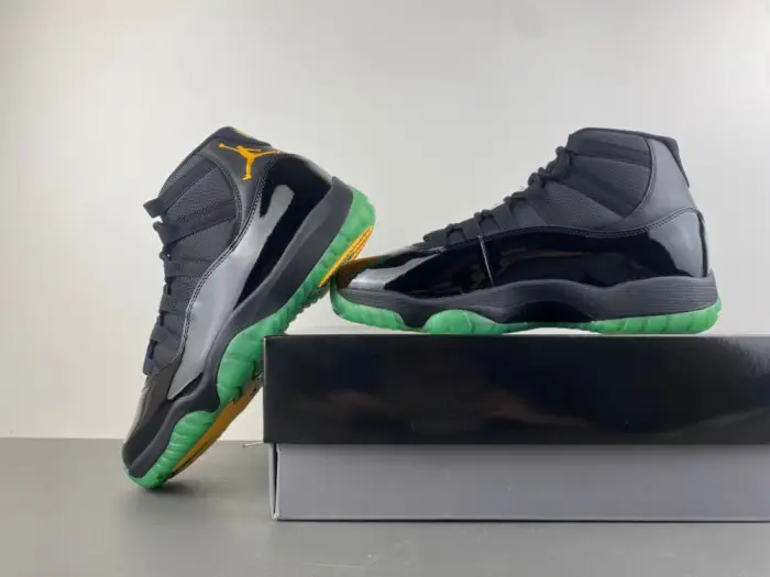 Air Jordan 11-CT8012-037 