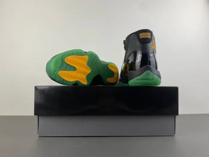 Air Jordan 11-CT8012-037 
