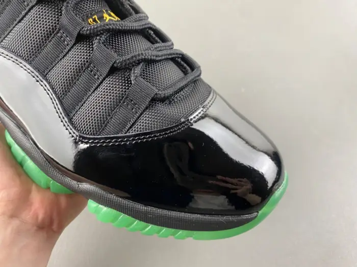 Air Jordan 11-CT8012-037 